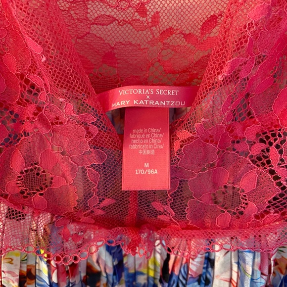 Victoria’s Secret Nighty- medium - Picture 2 of 2